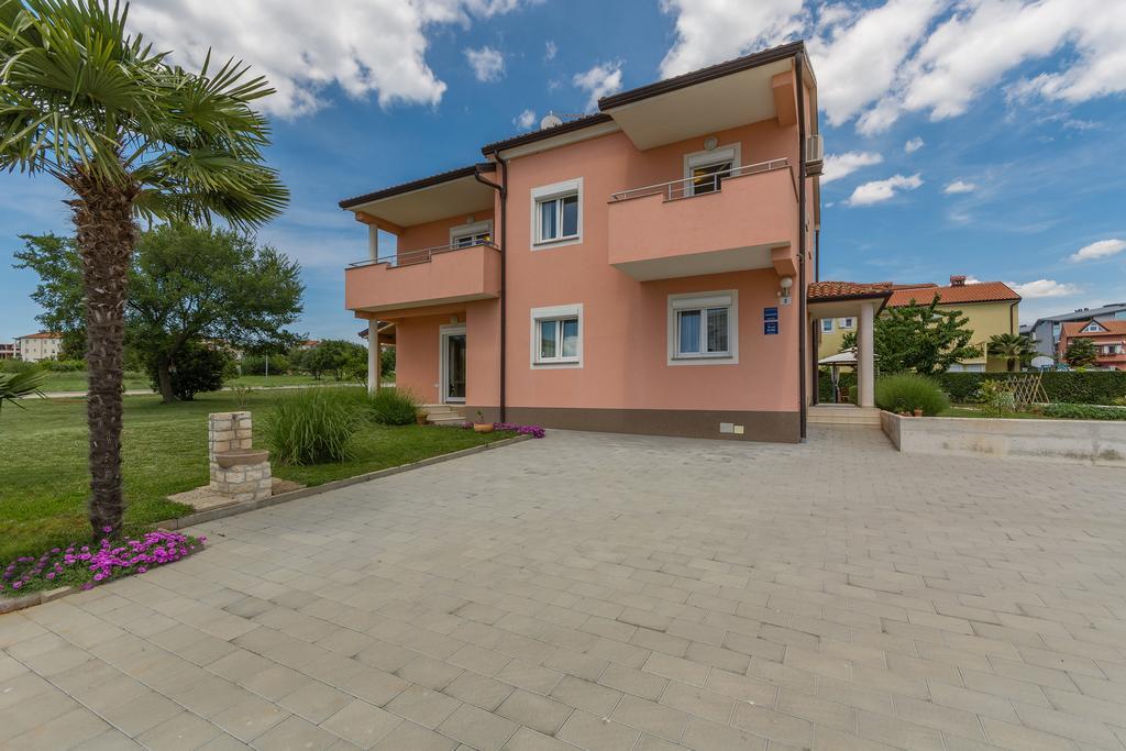Guest House Gloria Novigrad Istria Eksteriør bilde